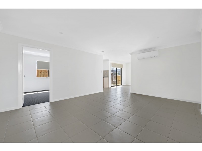2/5 McInnes Crescent, Glenvale QLD 4350