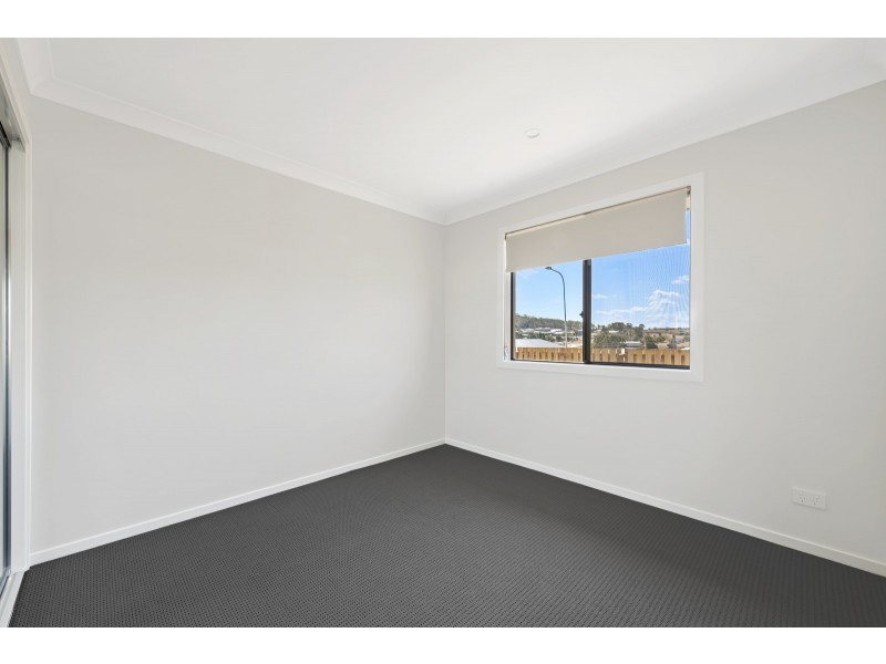 2/5 McInnes Crescent, Glenvale QLD 4350
