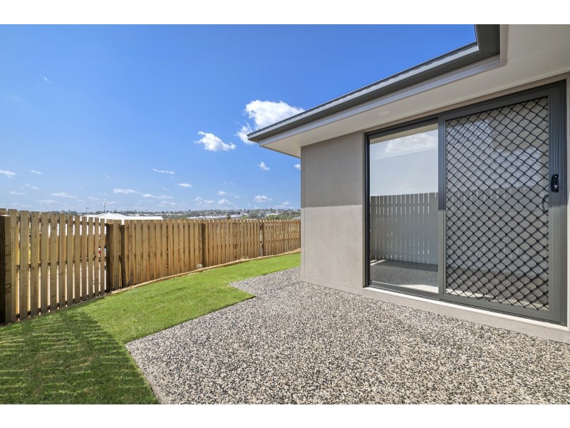2/5 McInnes Crescent, Glenvale QLD 4350