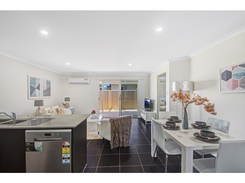 2/8 Glenvale Road, Harristown QLD 4350