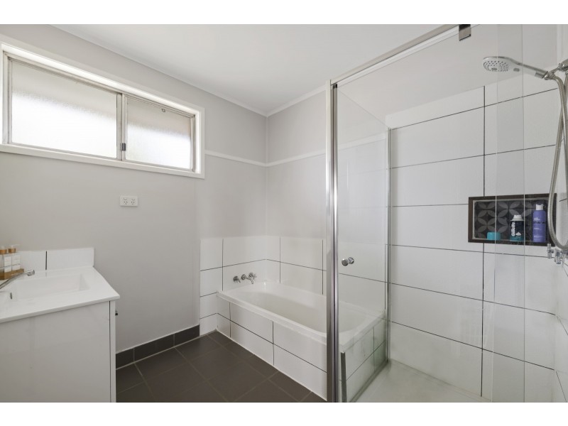 9 Trousdell Court, Rockville QLD 4350