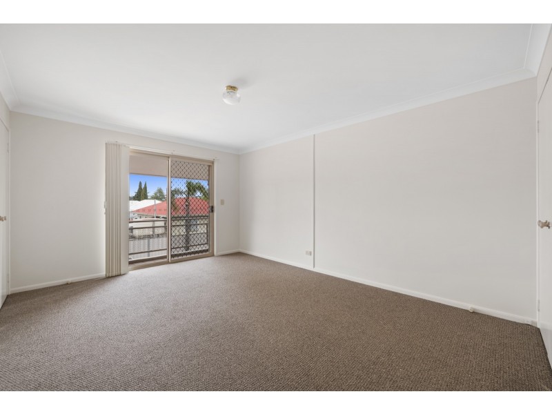 2/7 Phyllis Street, Harristown QLD 4350