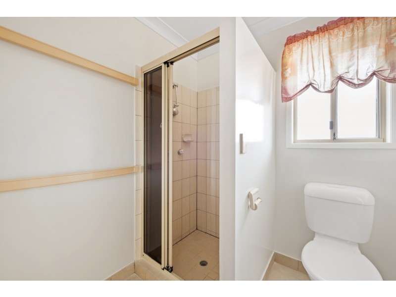 2/7 Phyllis Street, Harristown QLD 4350