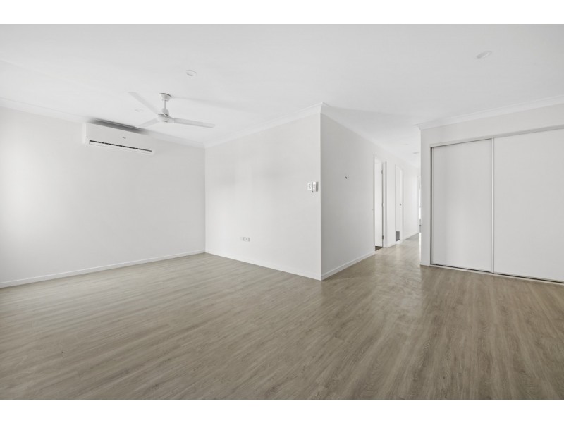 2/94 Sanctuary Drive, Cranley QLD 4350