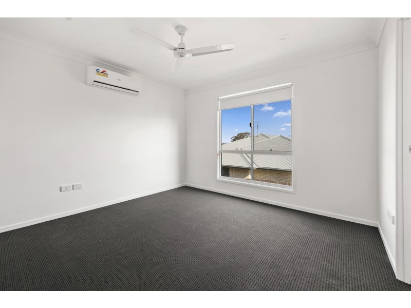 2/94 Sanctuary Drive, Cranley QLD 4350