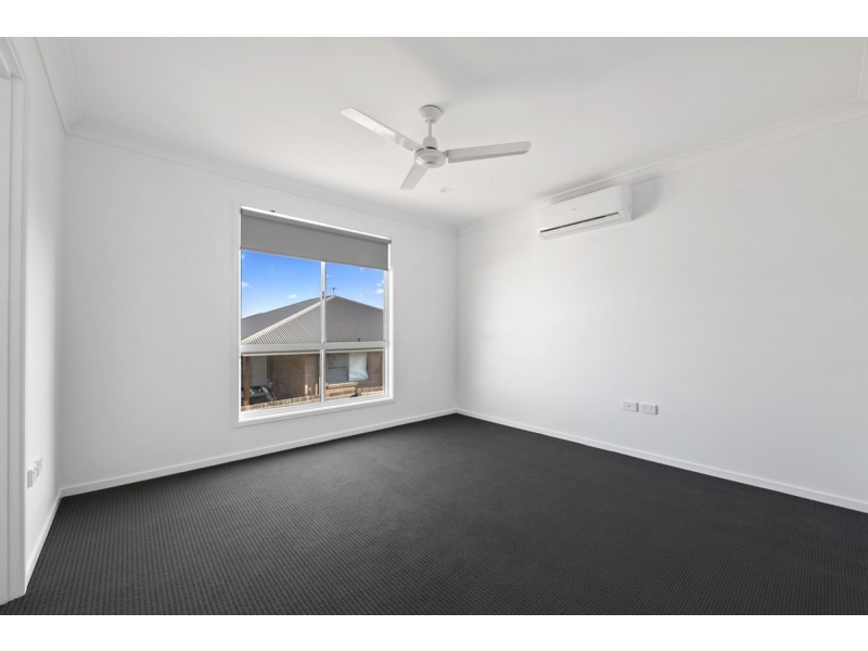 2/94 Sanctuary Drive, Cranley QLD 4350