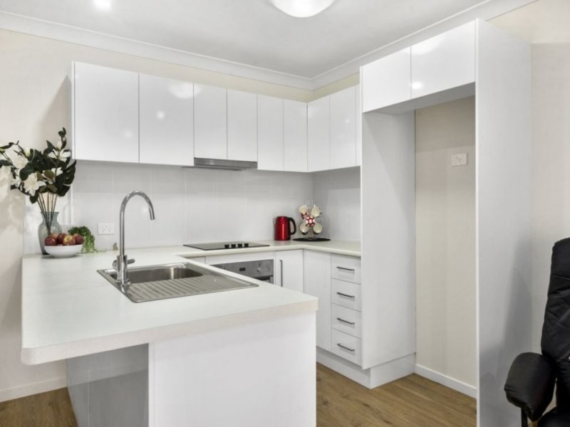 4/278 West Street, Kearneys Spring QLD 4350