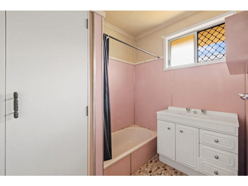 39 Phyllis Street, Harristown QLD 4350