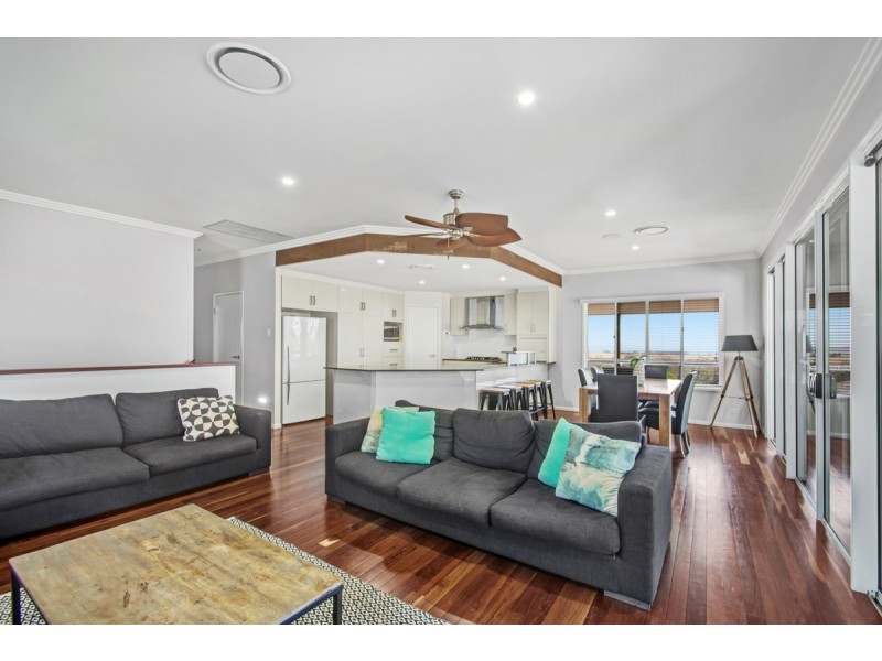 29 Hamblin Court, Mount Rascal QLD 4350