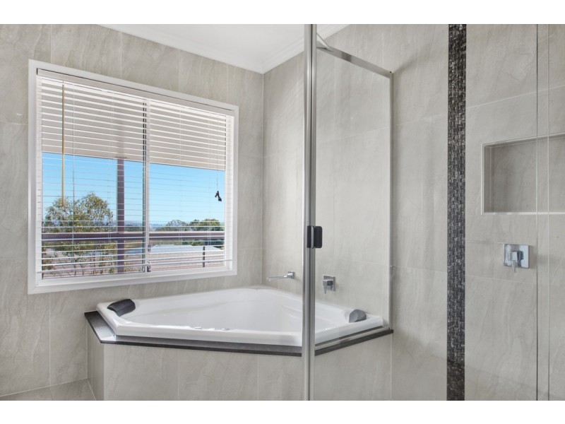 29 Hamblin Court, Mount Rascal QLD 4350