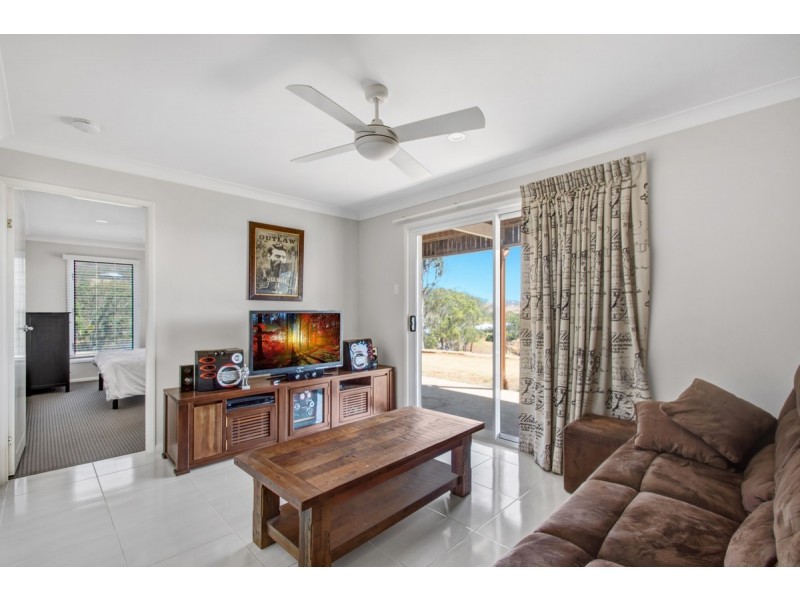 29 Hamblin Court, Mount Rascal QLD 4350