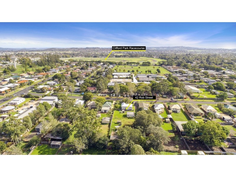 42 Rob Street, Newtown QLD 4350