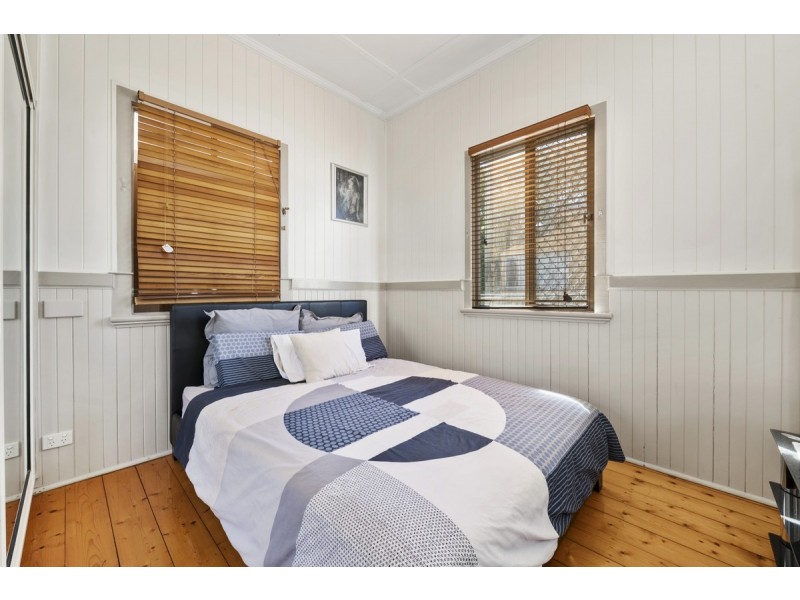 36 Wallace Street, Newtown QLD 4350