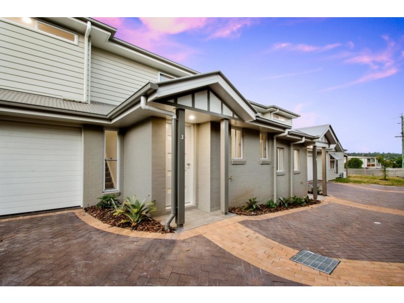 3/8 Brim Street, Newtown QLD 4350