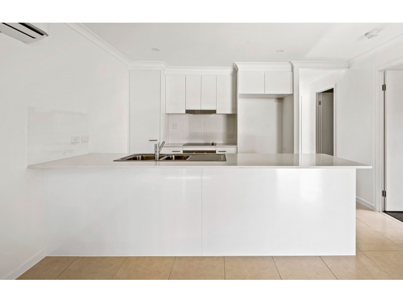 14 Downs Street, Glenvale QLD 4350