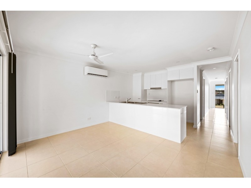 14 Downs Street, Glenvale QLD 4350