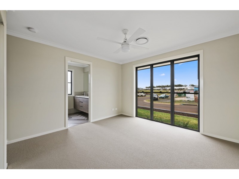 2/31 Bootes Street, Kearneys Spring QLD 4350