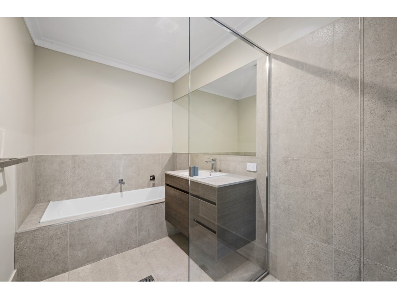 2/31 Bootes Street, Kearneys Spring QLD 4350