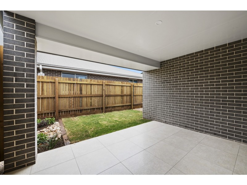 2/31 Bootes Street, Kearneys Spring QLD 4350
