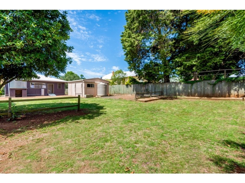 232 South Street, South Toowoomba QLD 4350