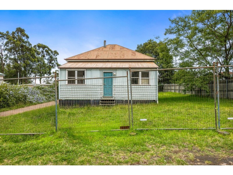 1 McCook Street, South Toowoomba QLD 4350