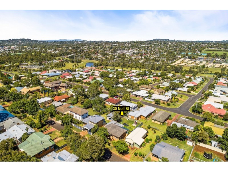 30 Noll Street, Kearneys Spring QLD 4350