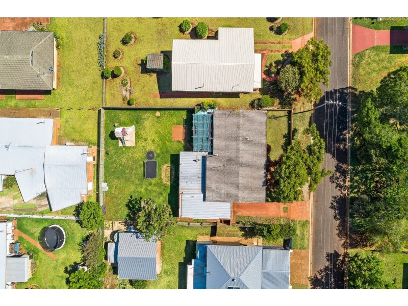 30 Noll Street, Kearneys Spring QLD 4350