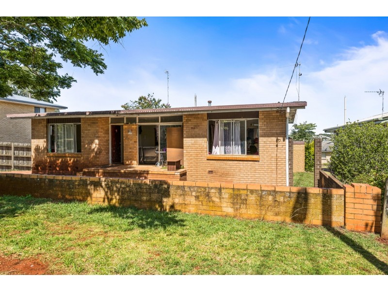 30 Noll Street, Kearneys Spring QLD 4350