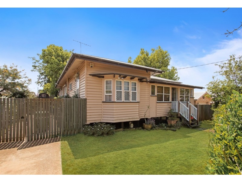 77a Taylor Street, Newtown QLD 4350