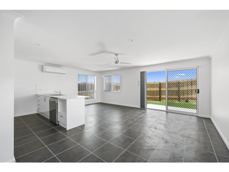 16 McInnes Cresent, Glenvale QLD 4350