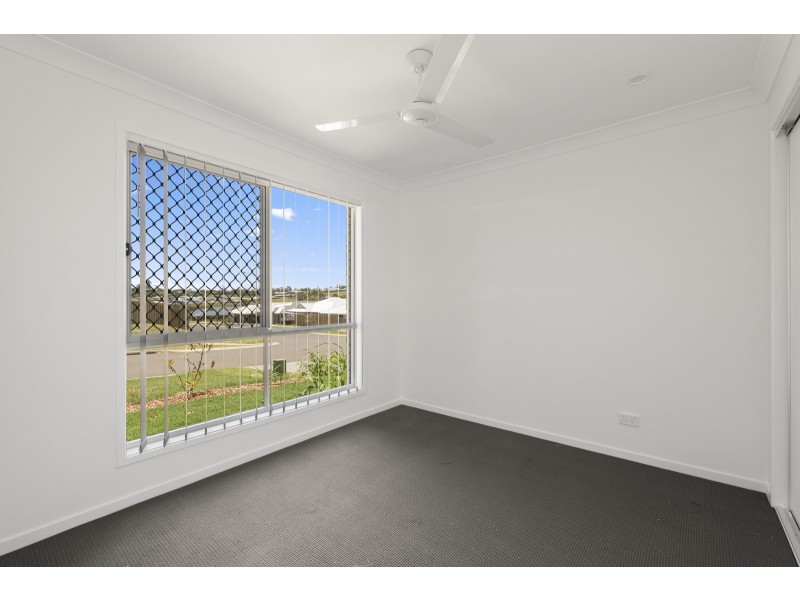 16 McInnes Cresent, Glenvale QLD 4350