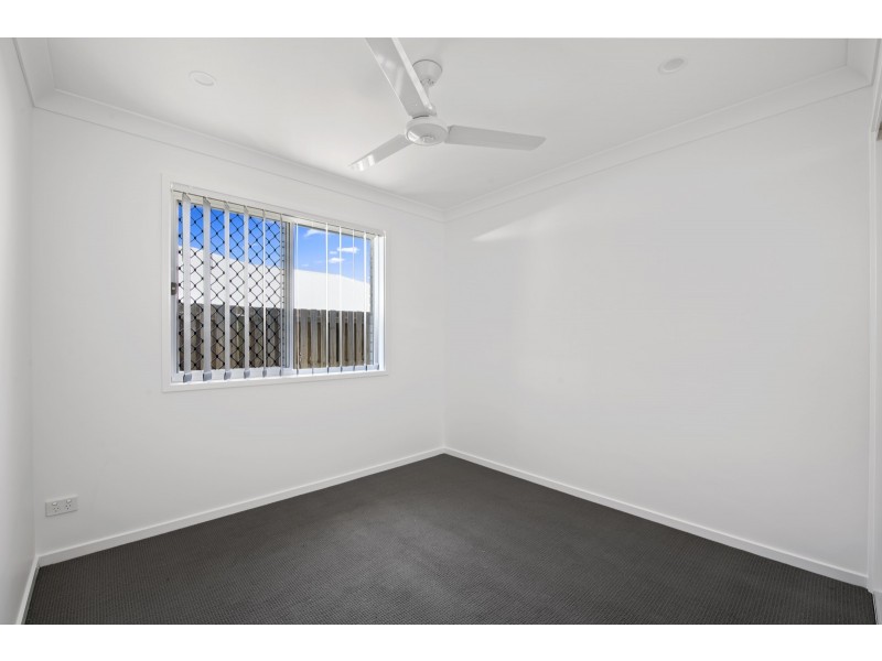 16 McInnes Cresent, Glenvale QLD 4350