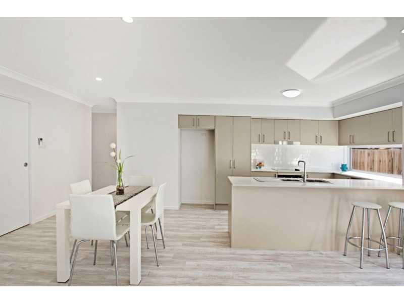2/100A James Street, South Toowoomba QLD 4350