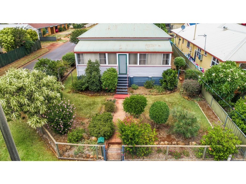 122 Taylor Street, Newtown QLD 4350