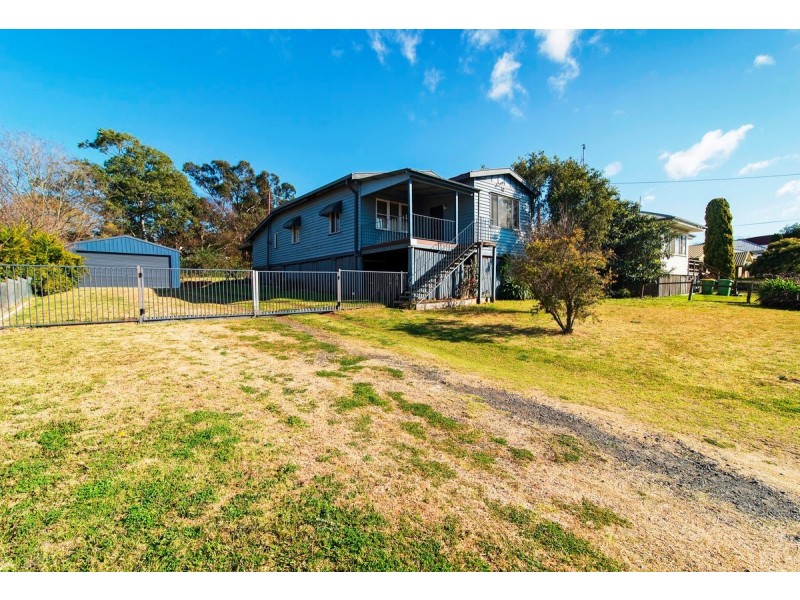 13 Stradbroke Street, Rockville QLD 4350