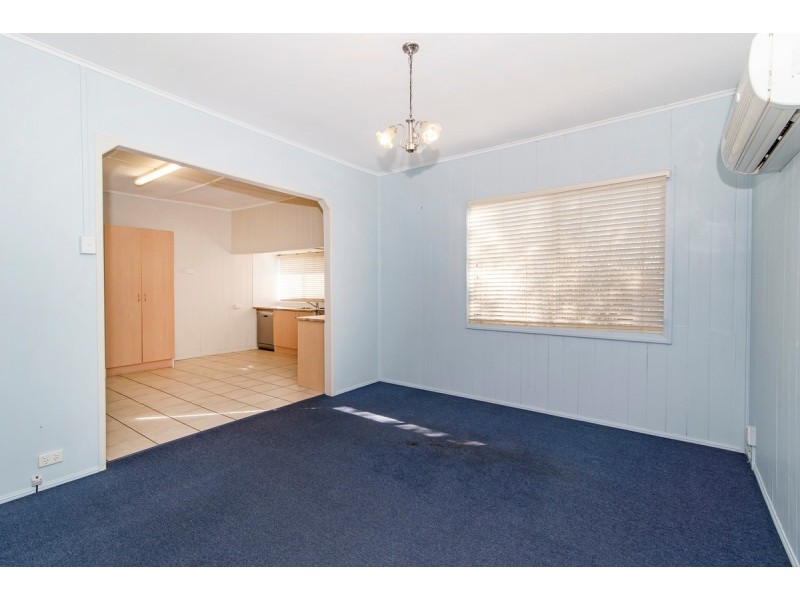 13 Stradbroke Street, Rockville QLD 4350