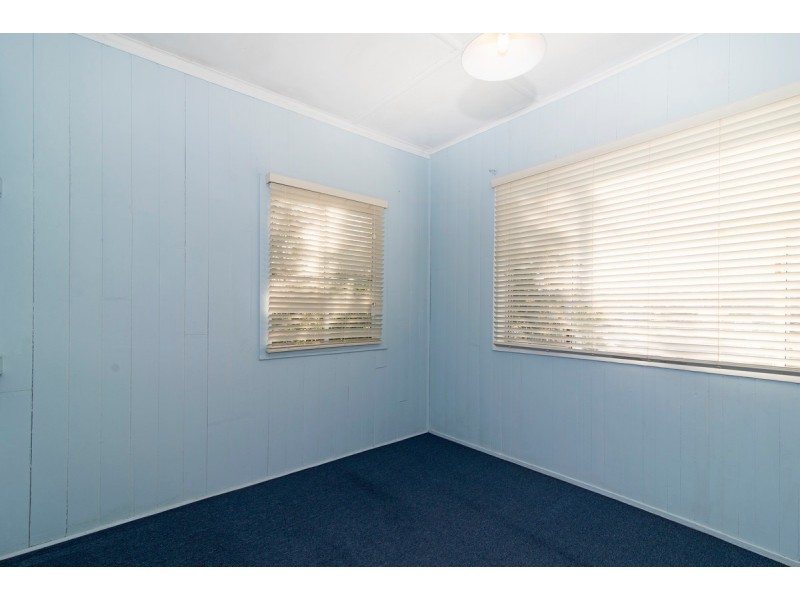 13 Stradbroke Street, Rockville QLD 4350