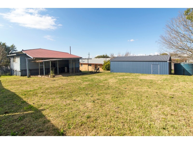 13 Stradbroke Street, Rockville QLD 4350