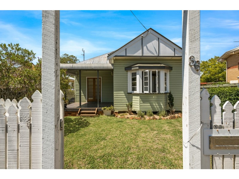 36 Anzac Avenue, Newtown QLD 4350