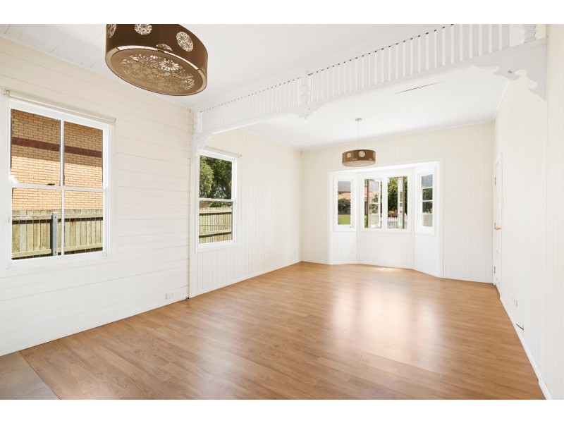 36 Anzac Avenue, Newtown QLD 4350