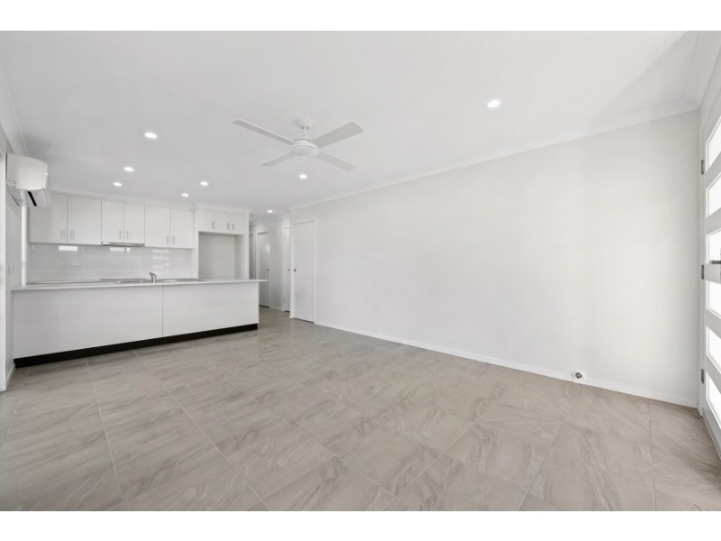 1/11A Bothwell Street, Newtown QLD 4350