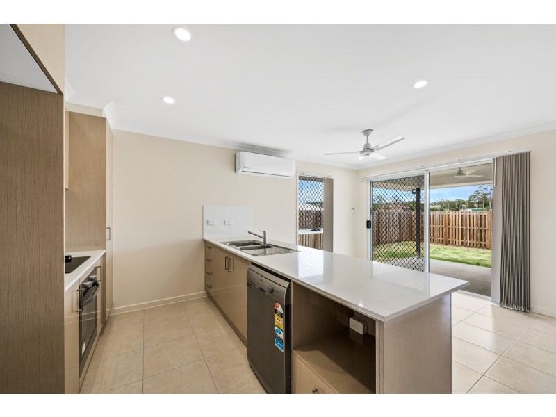 8 McInness Cresent, Glenvale QLD 4350