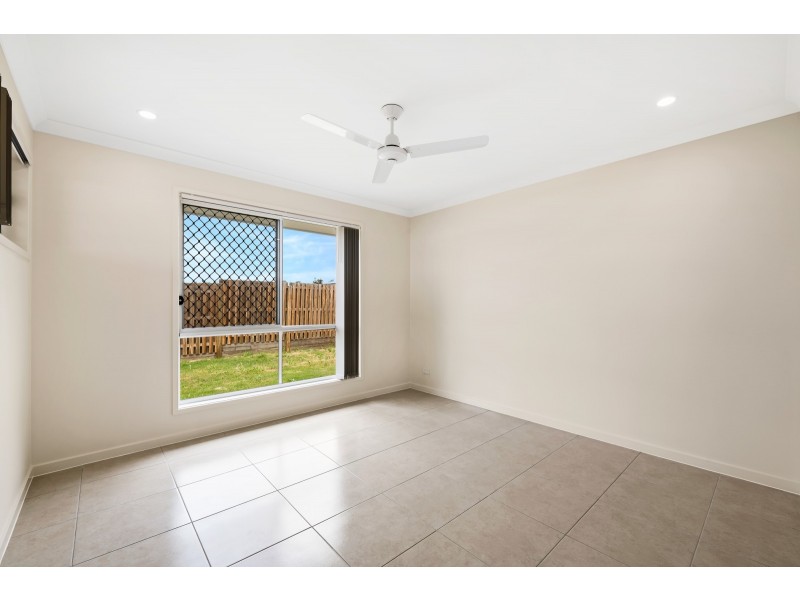 8 McInness Cresent, Glenvale QLD 4350