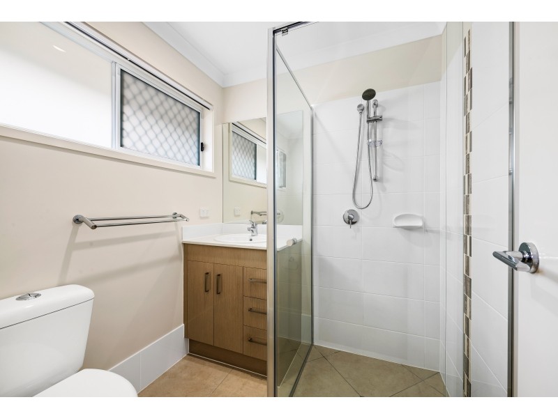 8 McInness Cresent, Glenvale QLD 4350