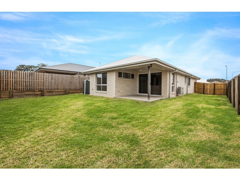8 McInness Cresent, Glenvale QLD 4350