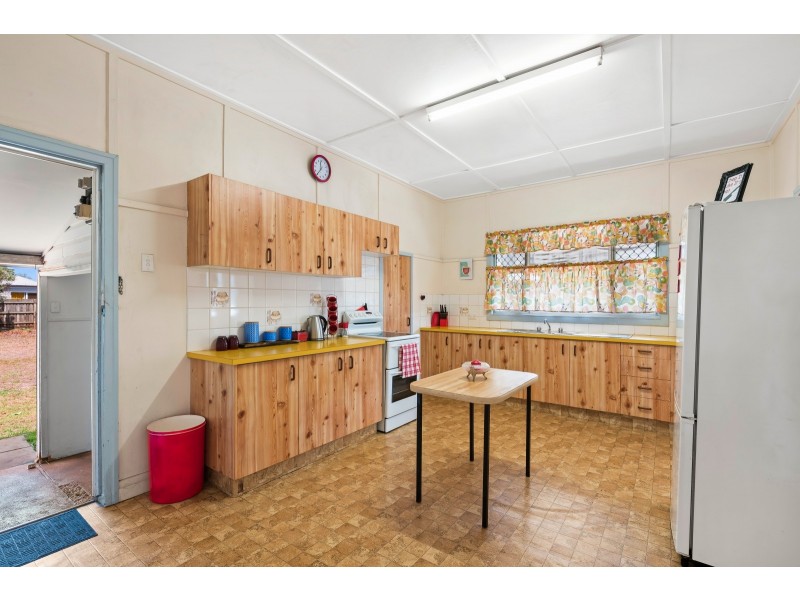 10 Phyllis Street, Harristown QLD 4350