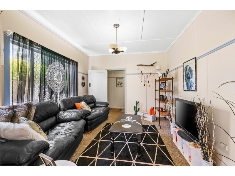 10 Phyllis Street, Harristown QLD 4350