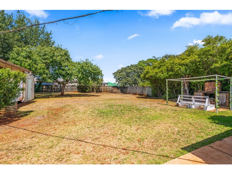 10 Phyllis Street, Harristown QLD 4350