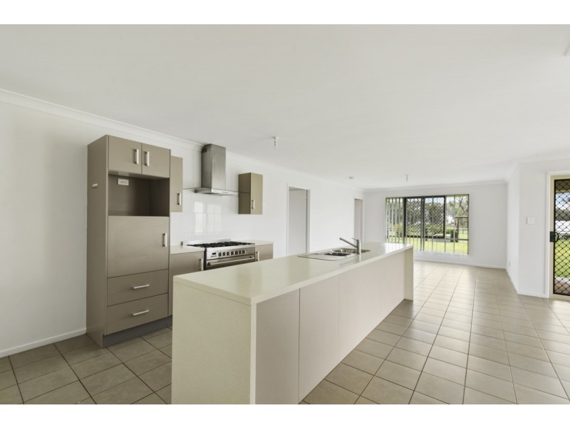 30 Phipps Drive, Meringandan West QLD 4352