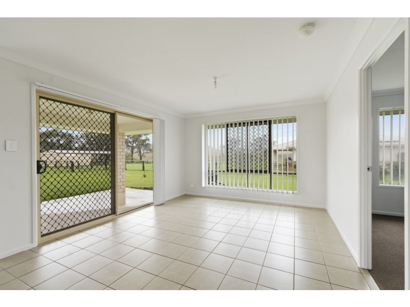 30 Phipps Drive, Meringandan West QLD 4352